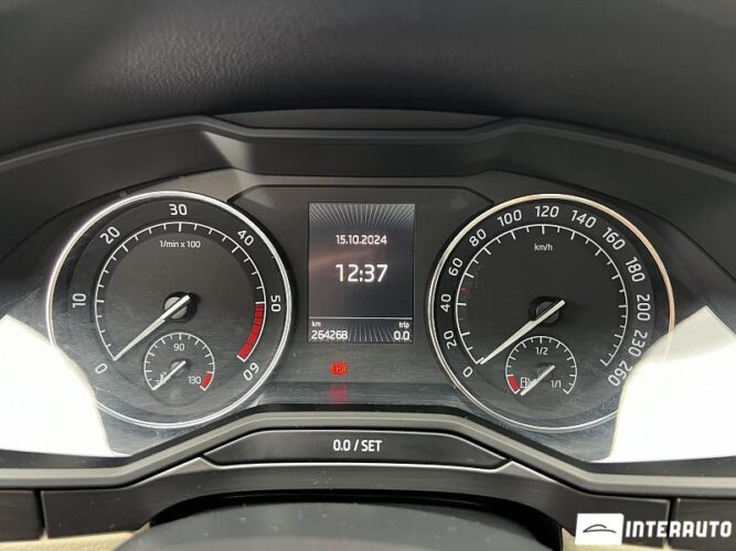 Skoda Superb 45 interauto-car