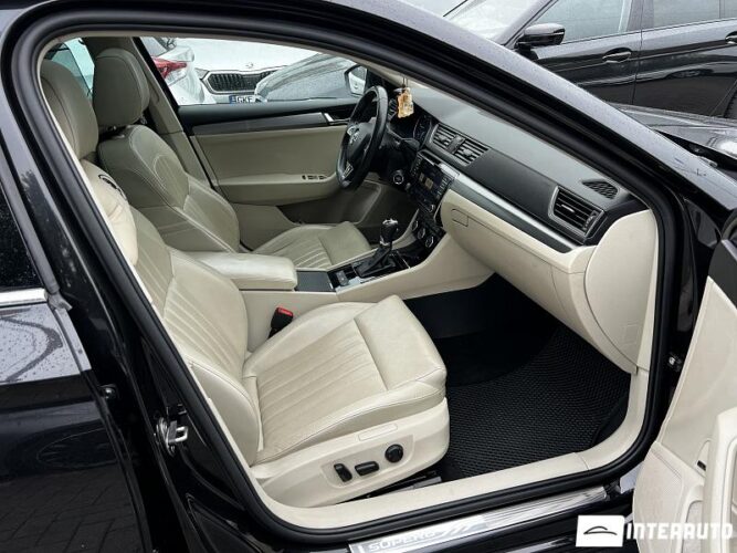 Skoda Superb 41 interauto-car