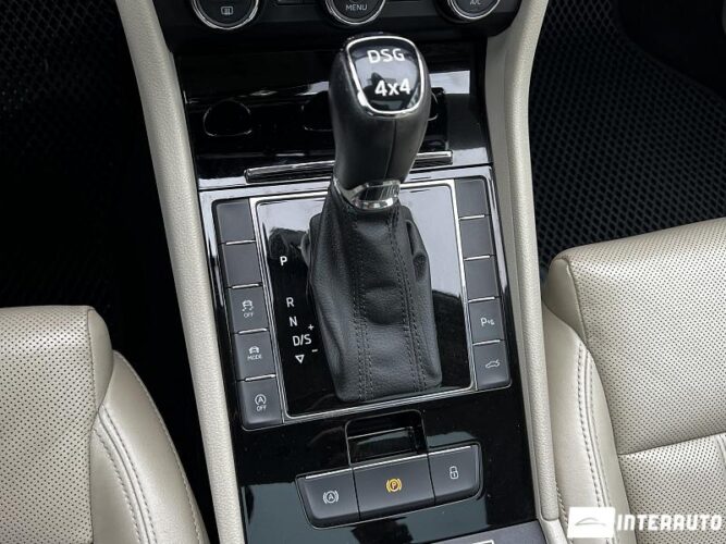 Skoda Superb 48 interauto-car