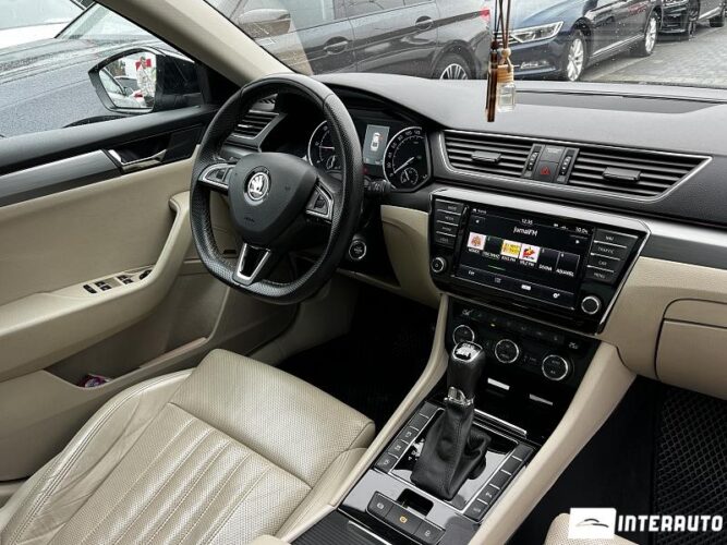 Skoda Superb 42 interauto-car