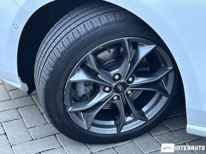 Ford Focus 48 interauto-car