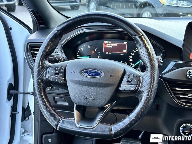 Ford Focus 38 interauto-car