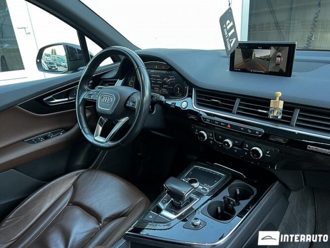 Audi Q7 44 interauto-car