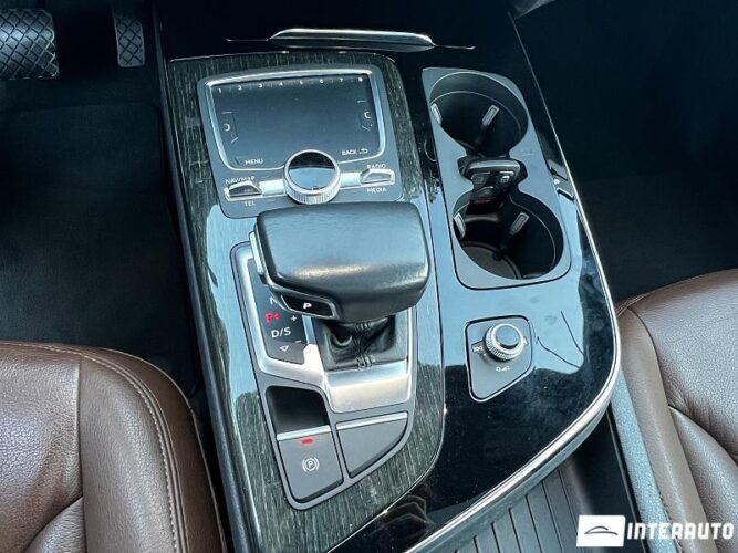 Audi Q7 49 interauto-car