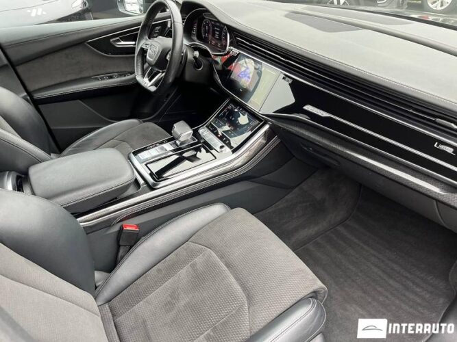 Audi Q7 42 interauto-car