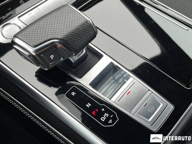 Audi Q7 50 interauto-car