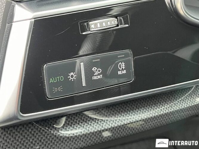 Audi Q7 51 interauto-car