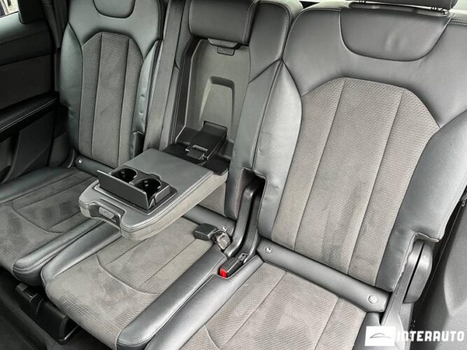 Audi Q7 55 interauto-car