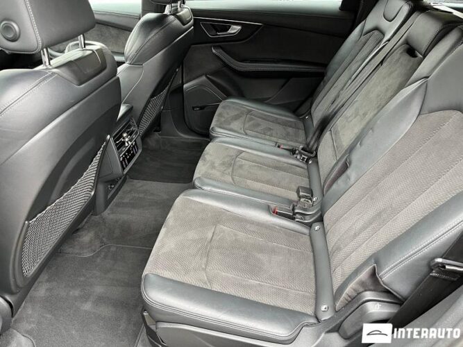 Audi Q7 54 interauto-car