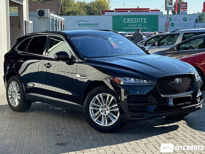 Jaguar F-Pace 41 interauto-car
