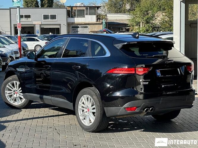 Jaguar F-Pace 40 interauto-car