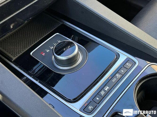 Jaguar F-Pace 48 interauto-car