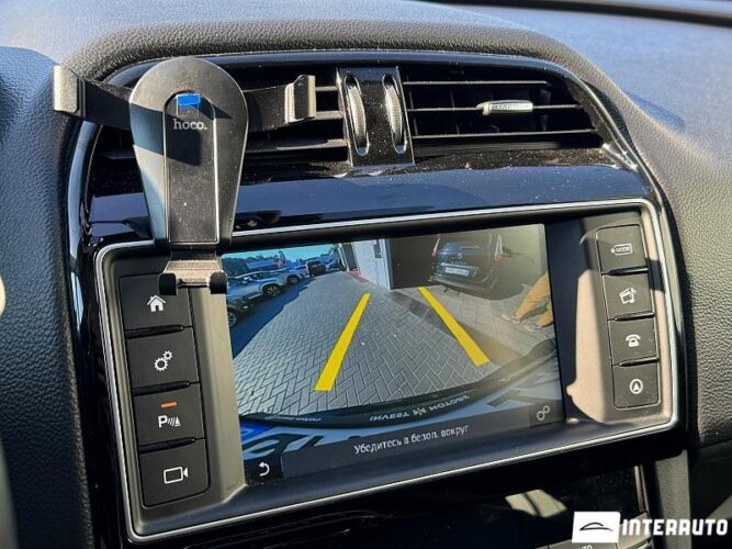 Jaguar F-Pace 47 interauto-car