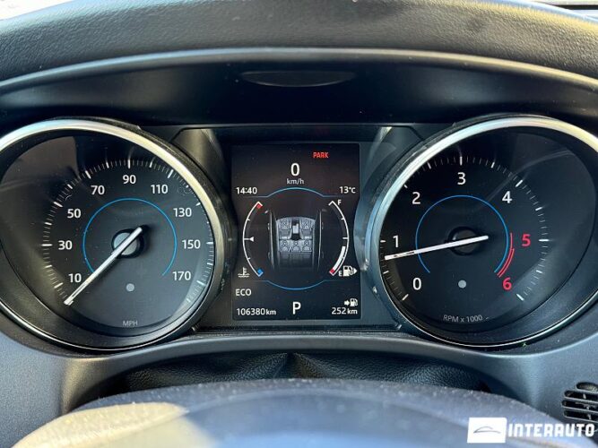 Jaguar F-Pace 46 interauto-car