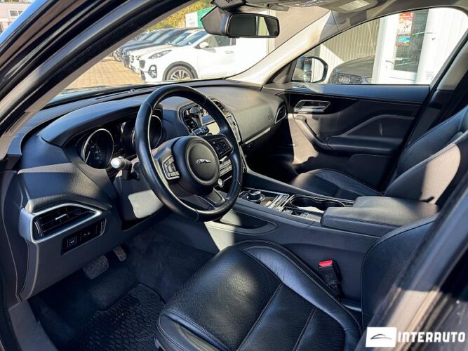Jaguar F-Pace 43 interauto-car