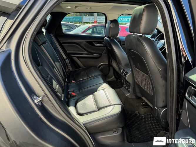 Jaguar F-Pace 58 interauto-car