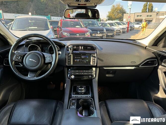 Jaguar F-Pace 44 interauto-car