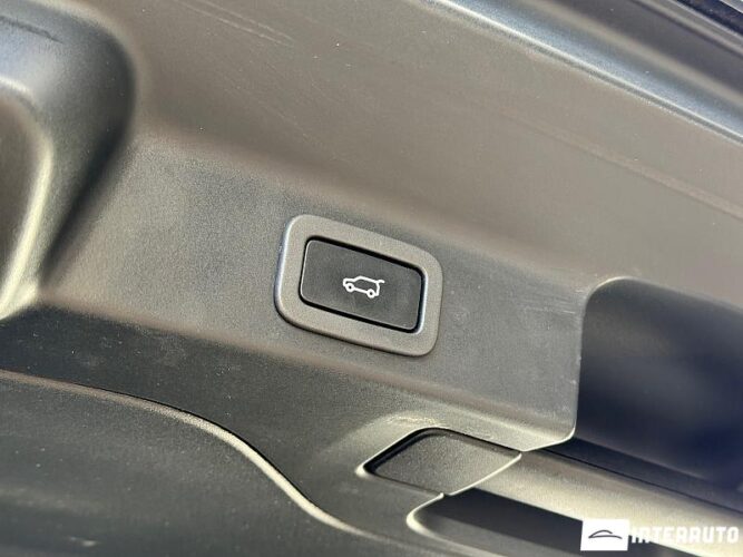 Jaguar F-Pace 60 interauto-car