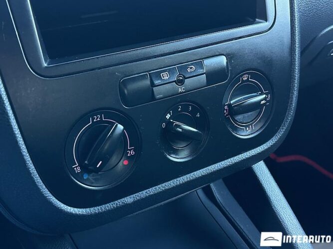 Volkswagen Golf 38 interauto-car