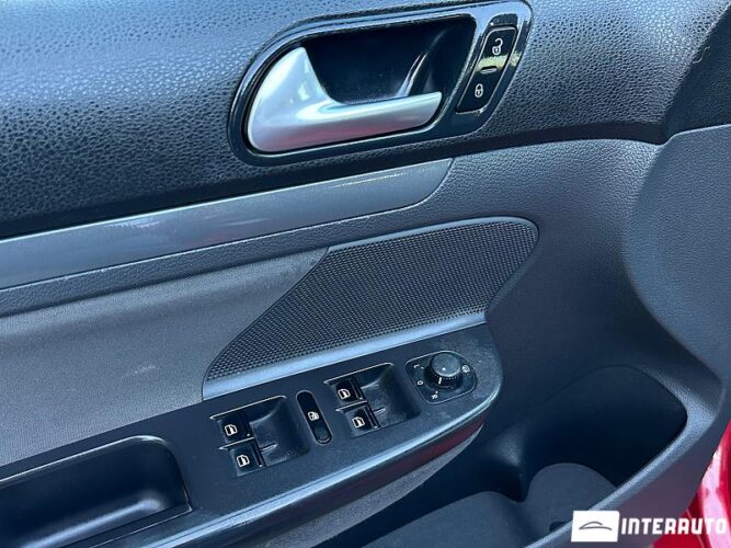 Volkswagen Golf 32 interauto-car