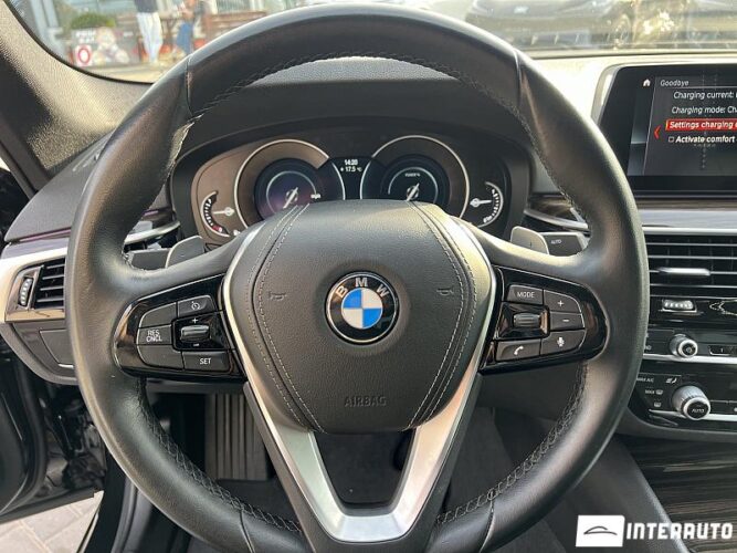 BMW 530e 43 interauto-car
