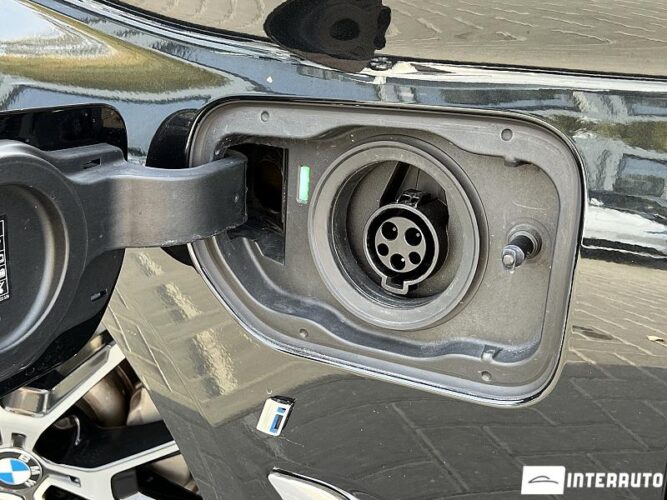 BMW 530e 56 interauto-car