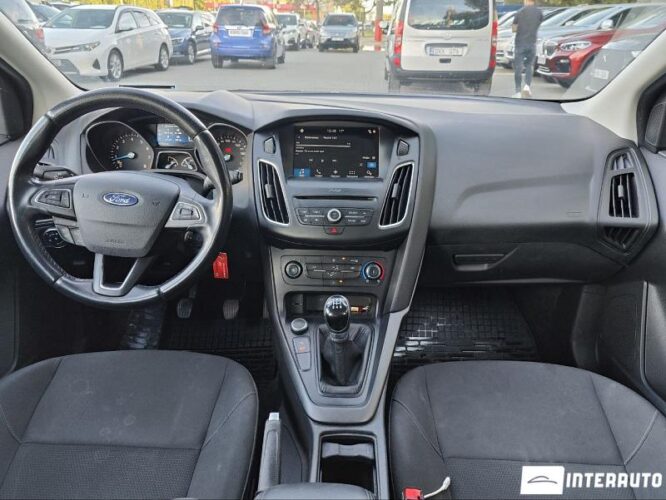 Ford Focus 31 interauto-car