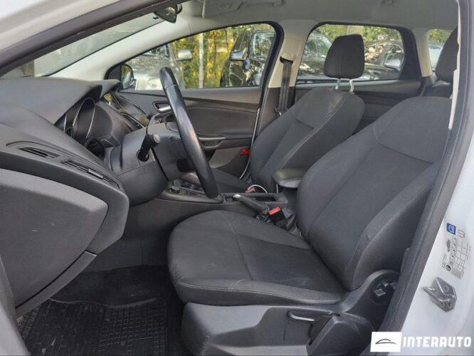 Ford Focus 30 interauto-car