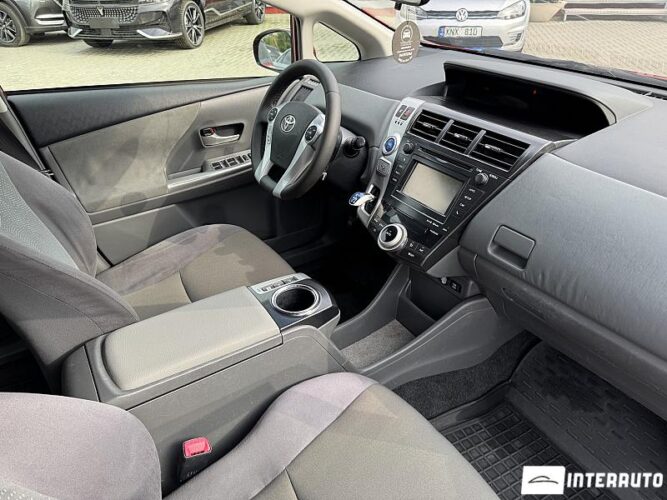 Toyota Prius Plus / V 57 interauto-car