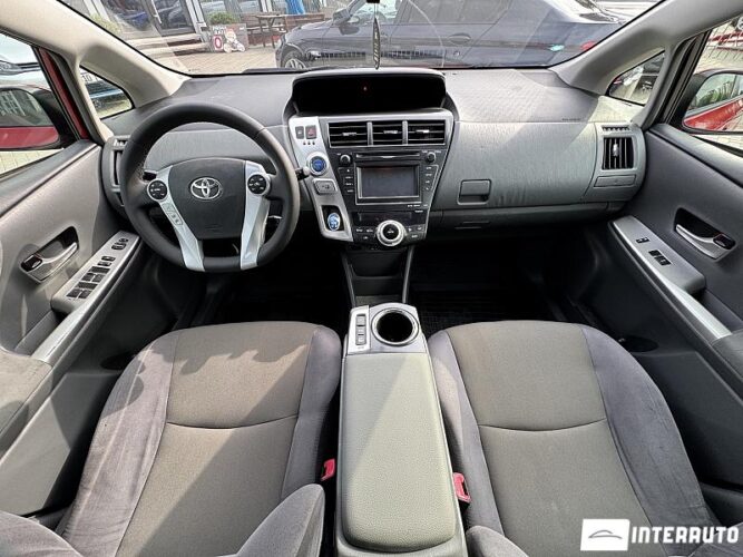 Toyota Prius Plus / V 47 interauto-car