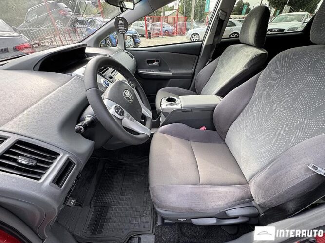 Toyota Prius Plus / V 45 interauto-car