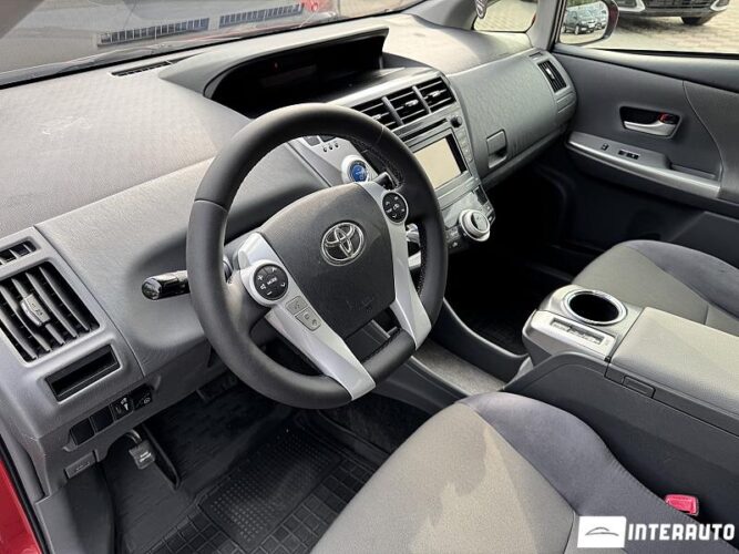 Toyota Prius Plus / V 46 interauto-car