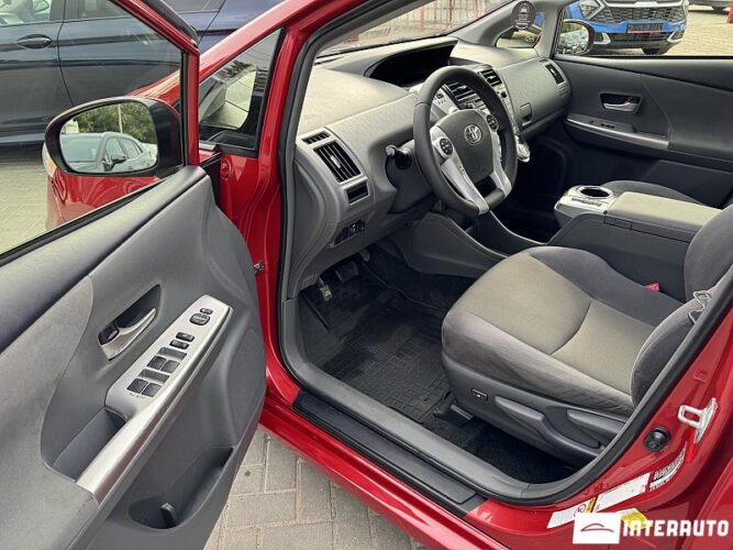 Toyota Prius Plus / V 43 interauto-car