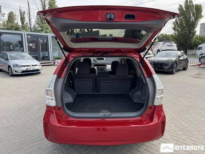 Toyota Prius Plus / V 63 interauto-car