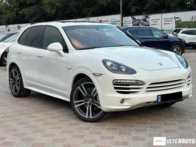 Porsche Cayenne S Hybrid 36 interauto-car
