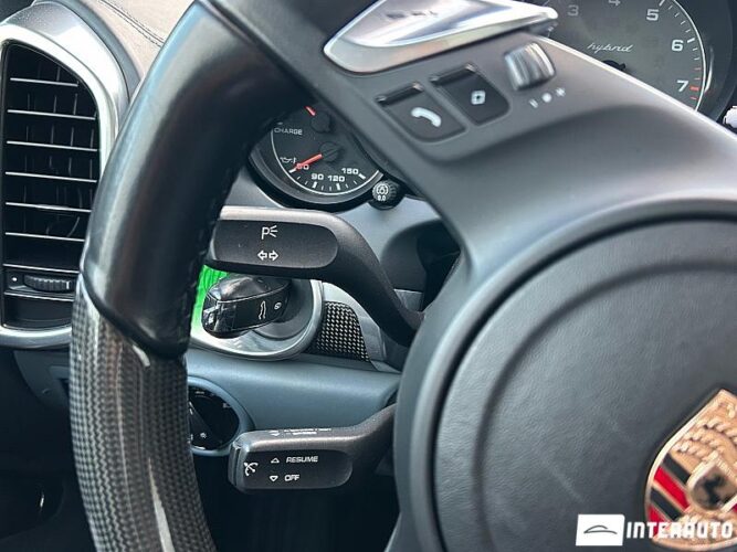 Porsche Cayenne S Hybrid 41 interauto-car