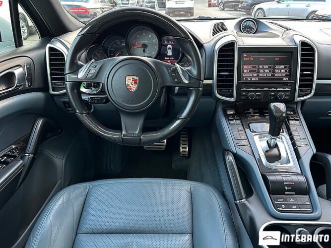 Porsche Cayenne S Hybrid 39 interauto-car