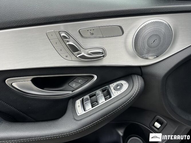 Mercedes C 300 48 interauto-car