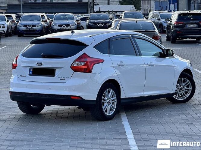 Ford Focus 31 interauto-car