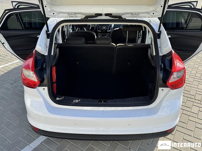 Ford Focus 46 interauto-car