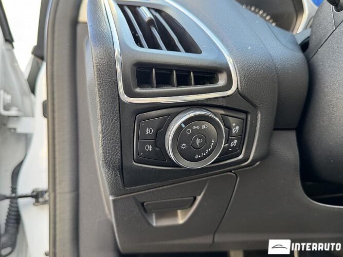 Ford Focus 44 interauto-car