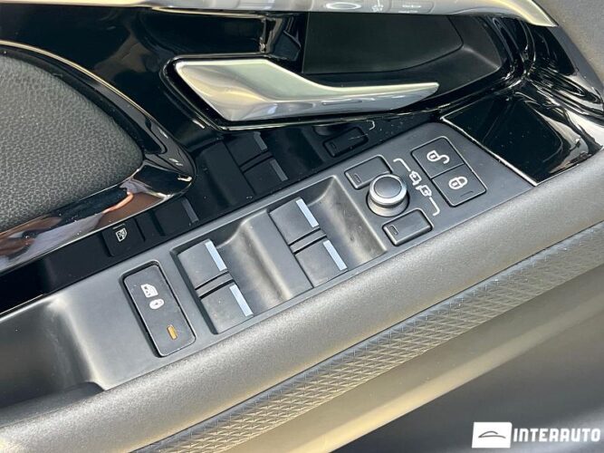 Land Rover Range Rover Evoque 38 interauto-car