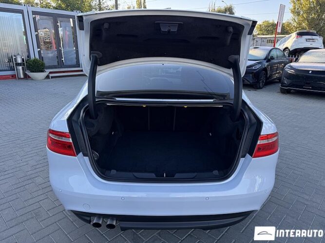 Jaguar XE 59 interauto-car