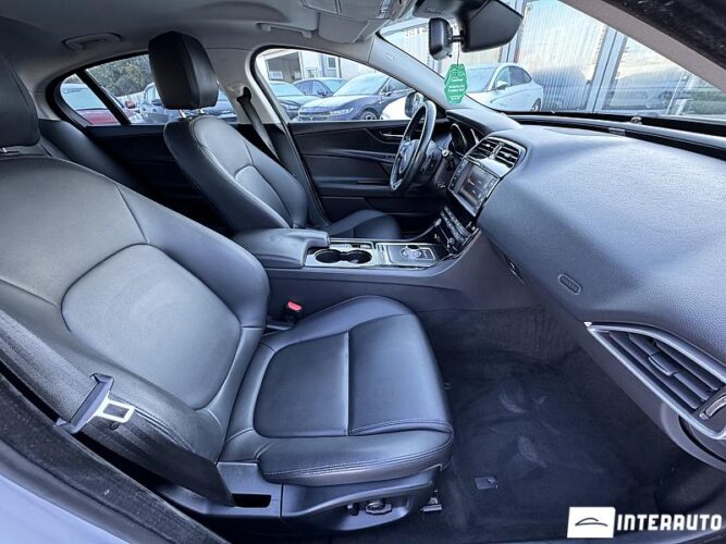 Jaguar XE 53 interauto-car