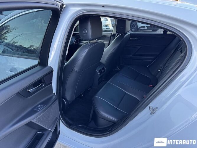 Jaguar XE 56 interauto-car