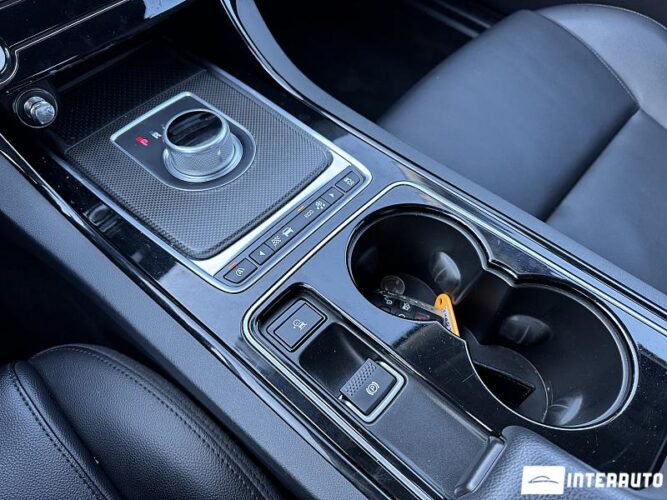 Jaguar XE 50 interauto-car