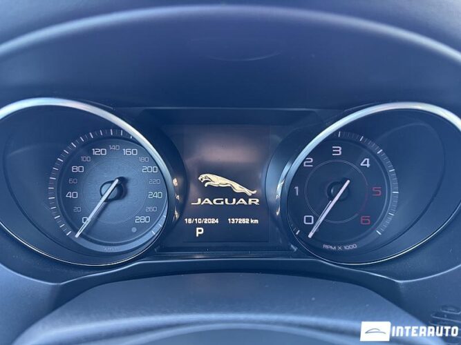 Jaguar XE 48 interauto-car