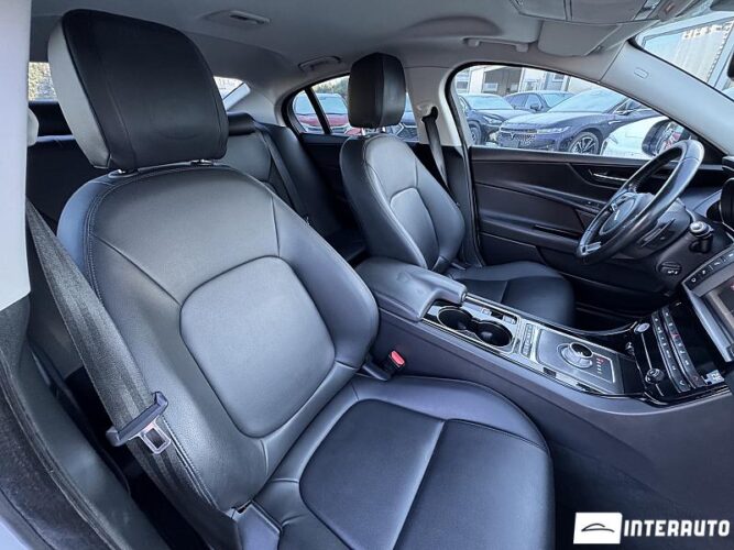 Jaguar XE 55 interauto-car