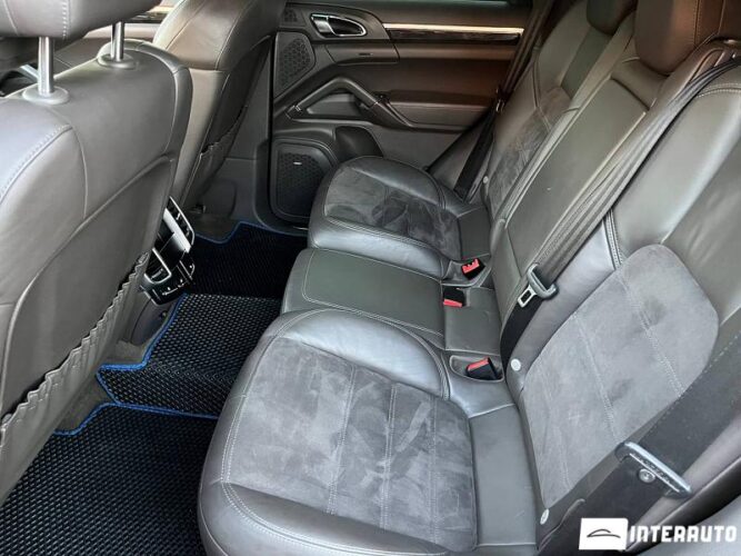 Porsche Cayenne 52 interauto-car