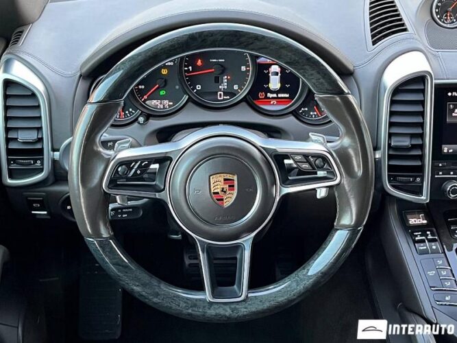 Porsche Cayenne 41 interauto-car